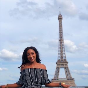 Meet your Posher, Olivia